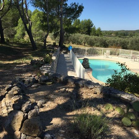 Les Mazets De La Reine Pedauque Villa Paradou Bagian luar foto