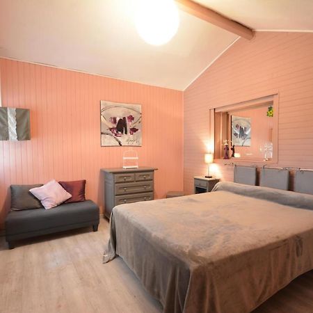 Les Mazets De La Reine Pedauque Villa Paradou Bagian luar foto