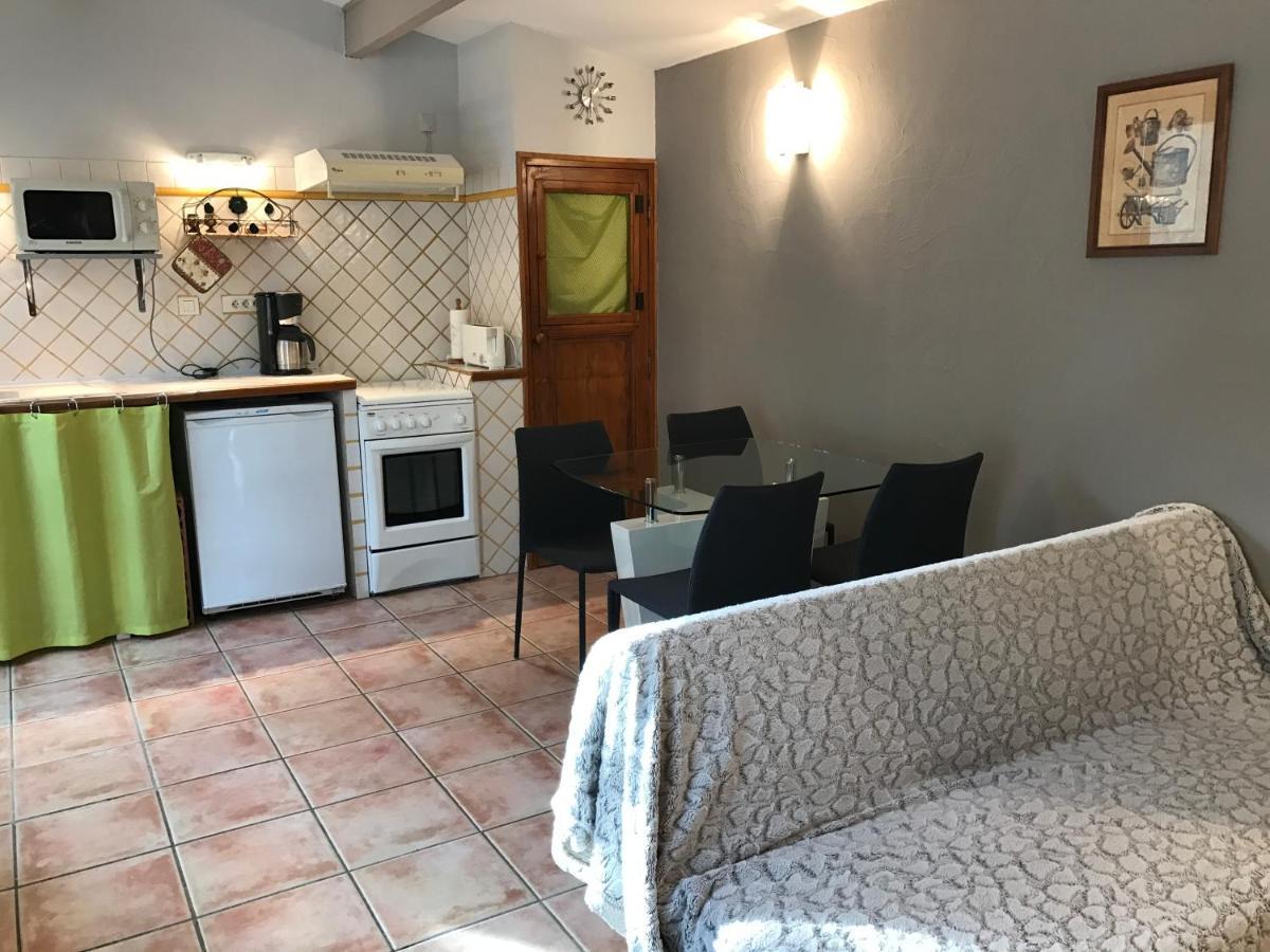 Les Mazets De La Reine Pedauque Villa Paradou Bagian luar foto