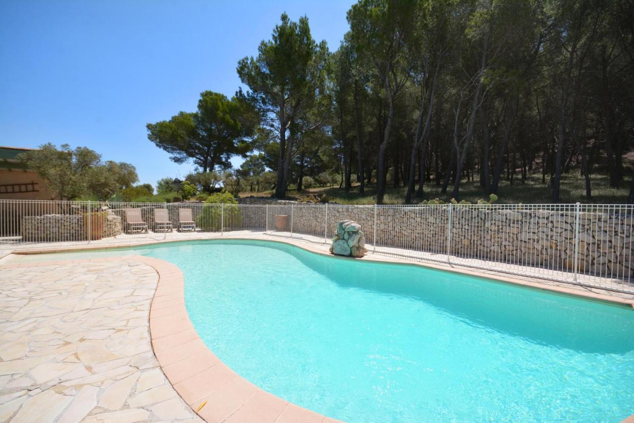 Les Mazets De La Reine Pedauque Villa Paradou Bagian luar foto