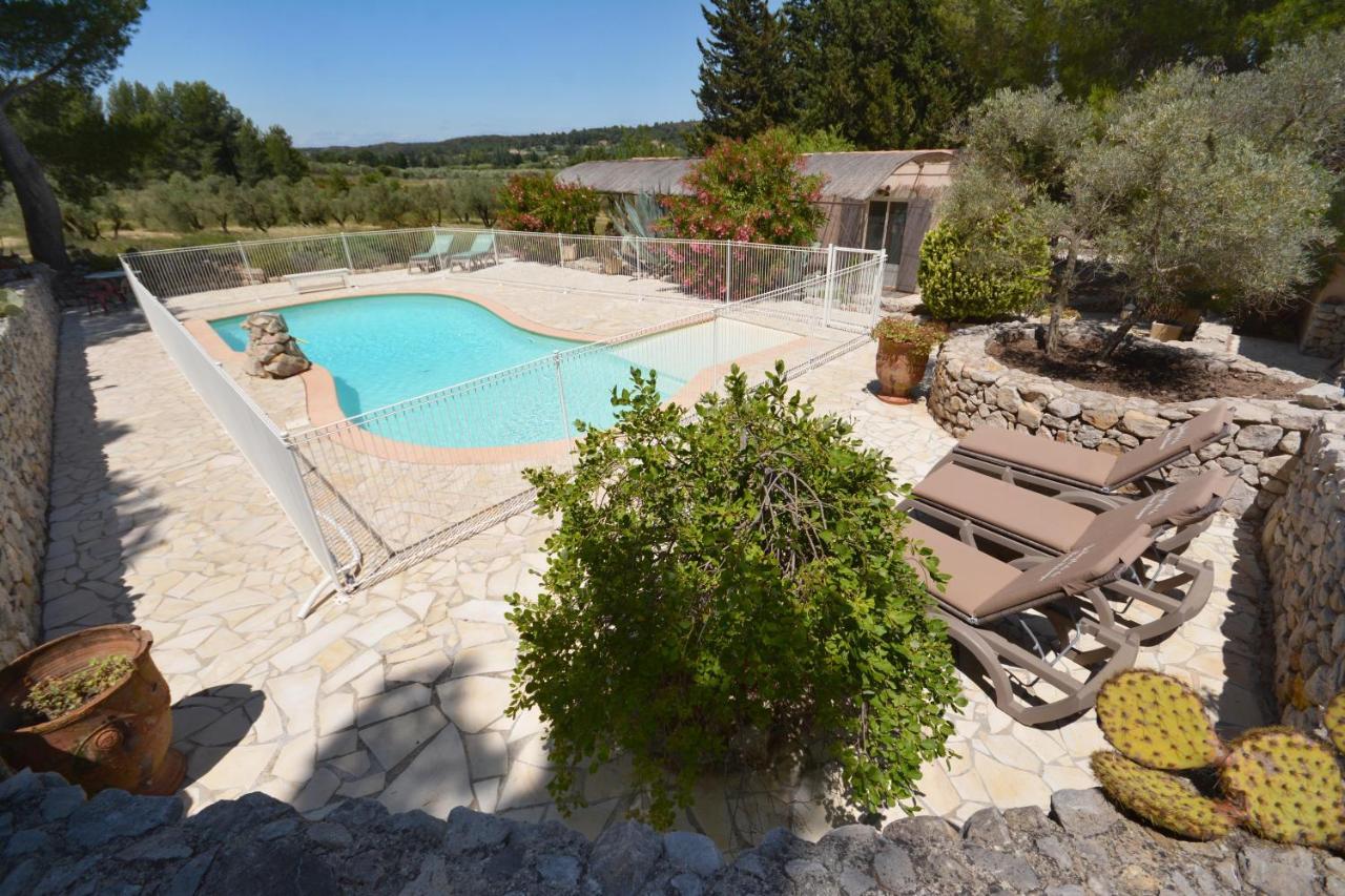 Les Mazets De La Reine Pedauque Villa Paradou Bagian luar foto